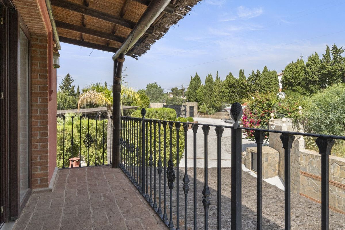 For sale Benalmadena villa with 8 bedrooms