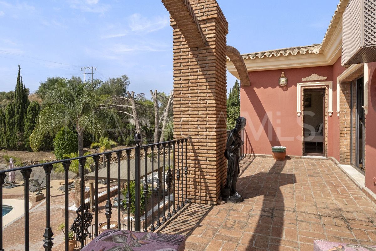For sale Benalmadena villa with 8 bedrooms