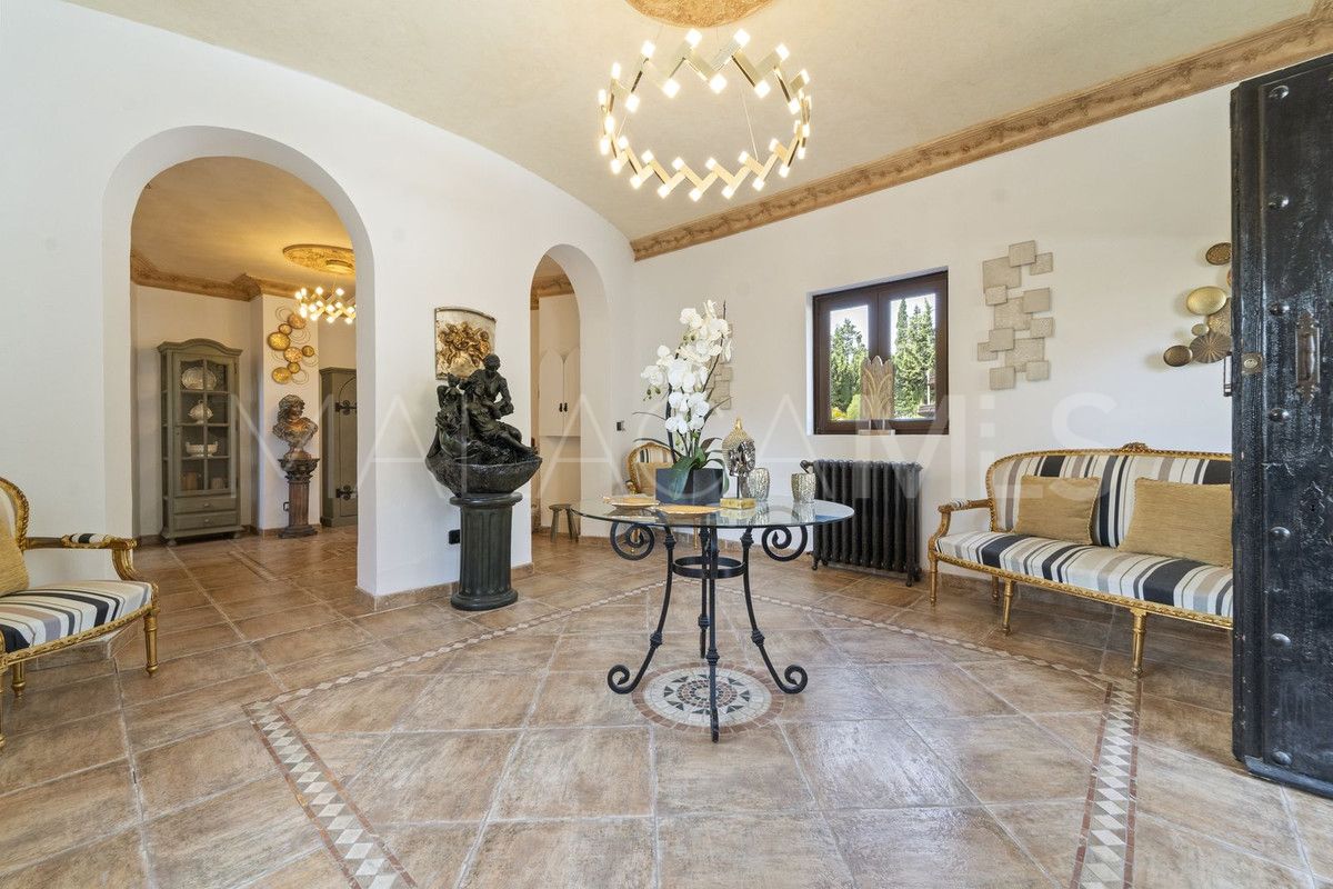 For sale Benalmadena villa with 8 bedrooms