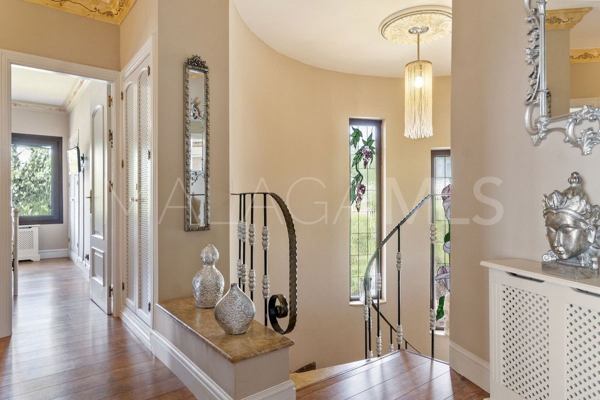 For sale Benalmadena villa with 8 bedrooms