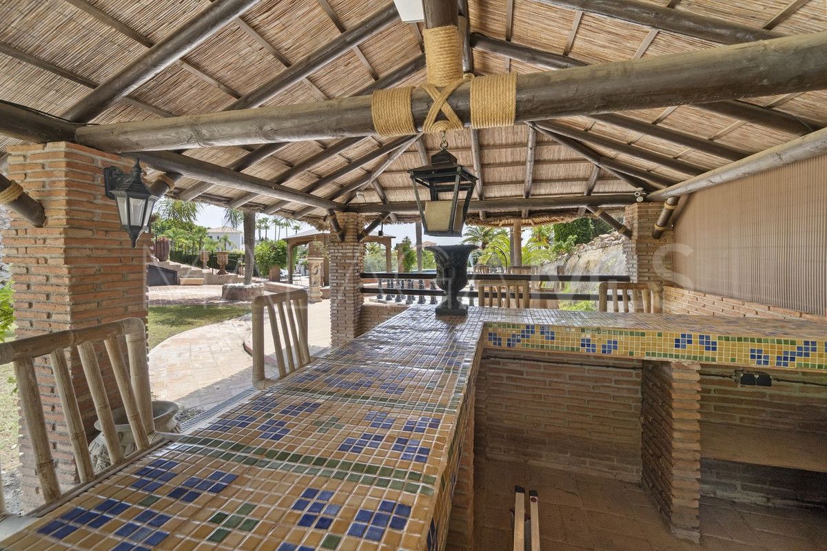 For sale Benalmadena villa with 8 bedrooms