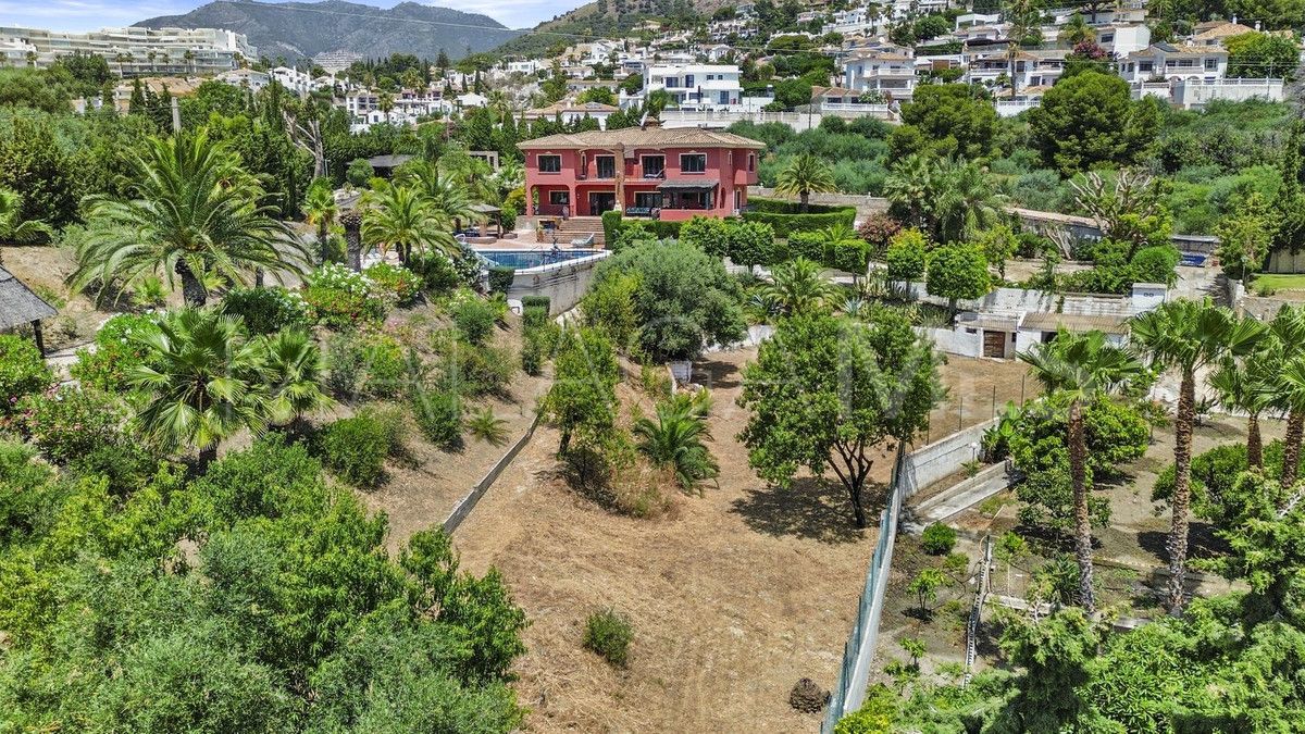 For sale Benalmadena villa with 8 bedrooms