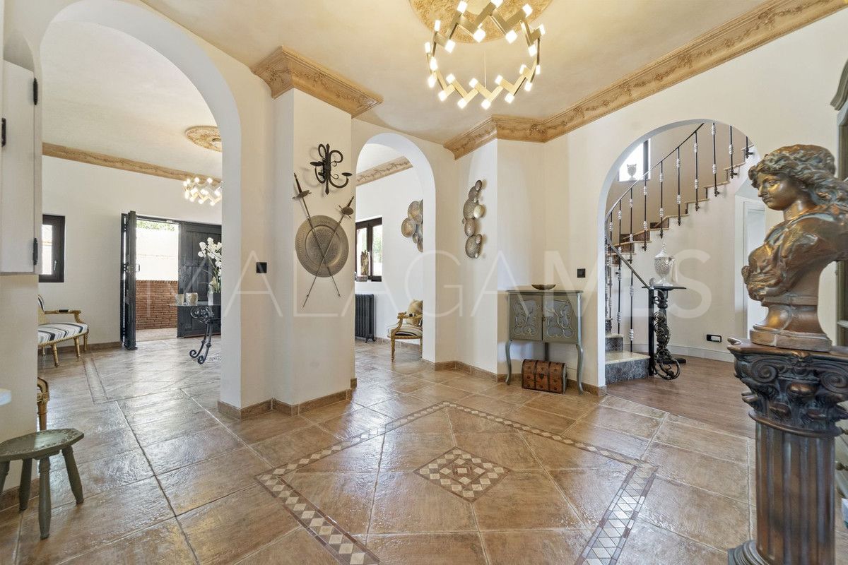 For sale Benalmadena villa with 8 bedrooms