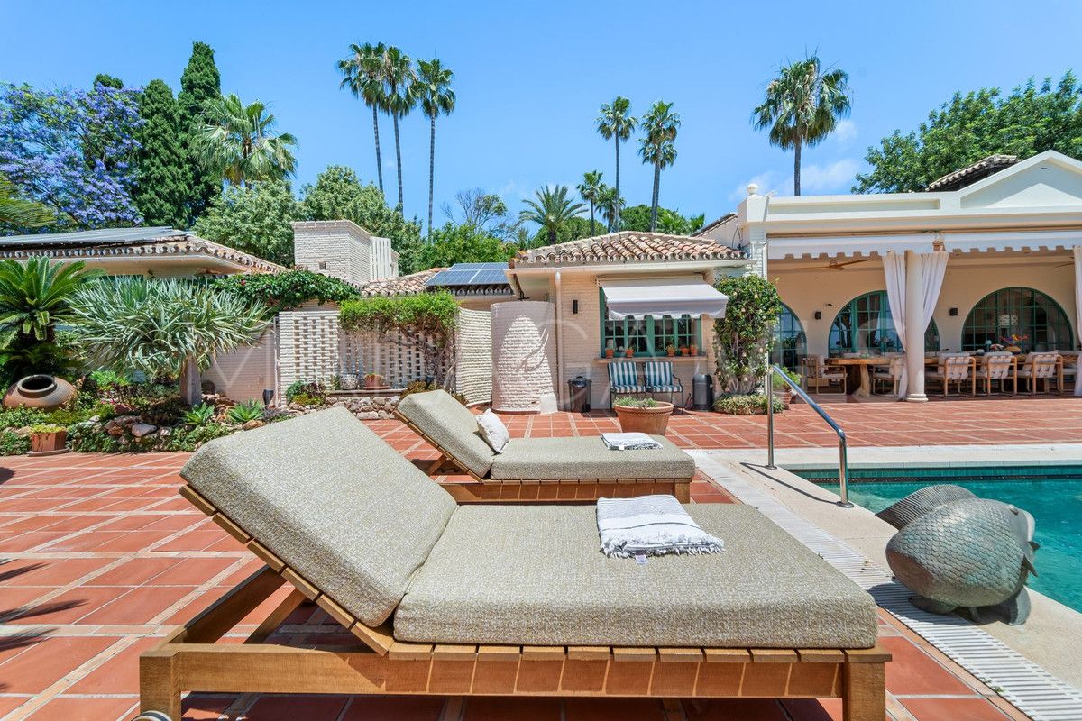 Villa for sale in Benalmadena