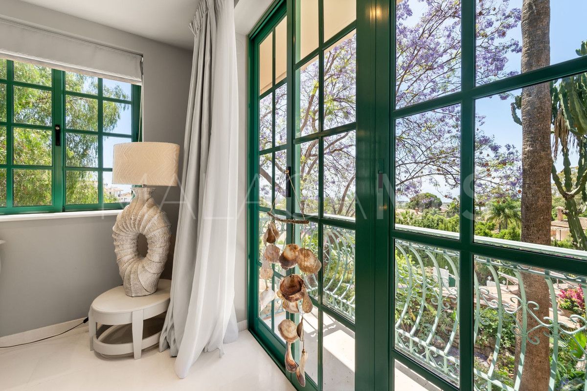 Villa for sale in Benalmadena