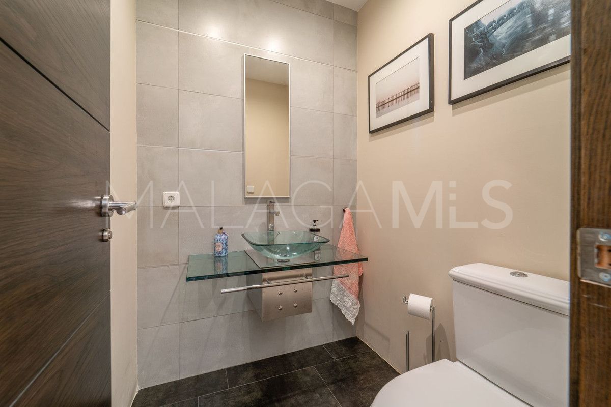 Villa for sale in Benalmadena