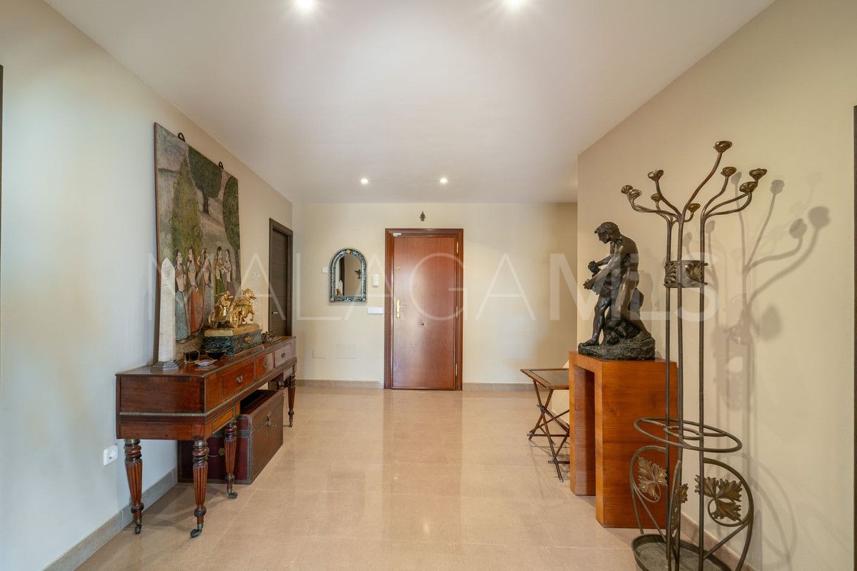 Villa for sale in Benalmadena