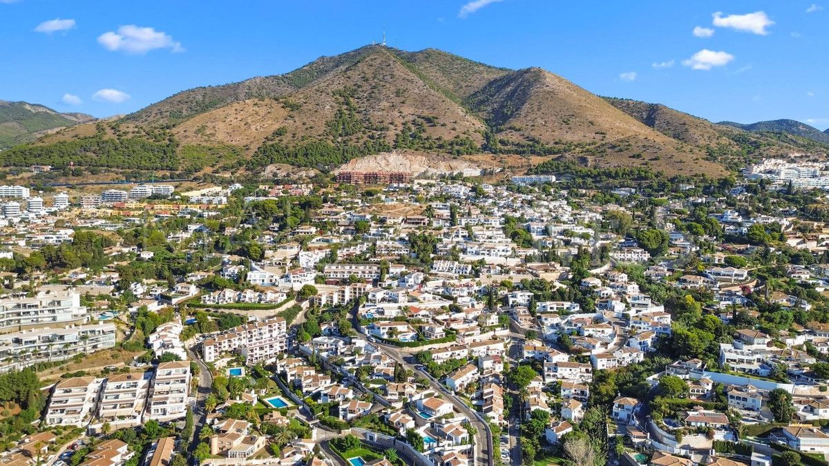 Se vende villa in Benalmadena with 5 bedrooms