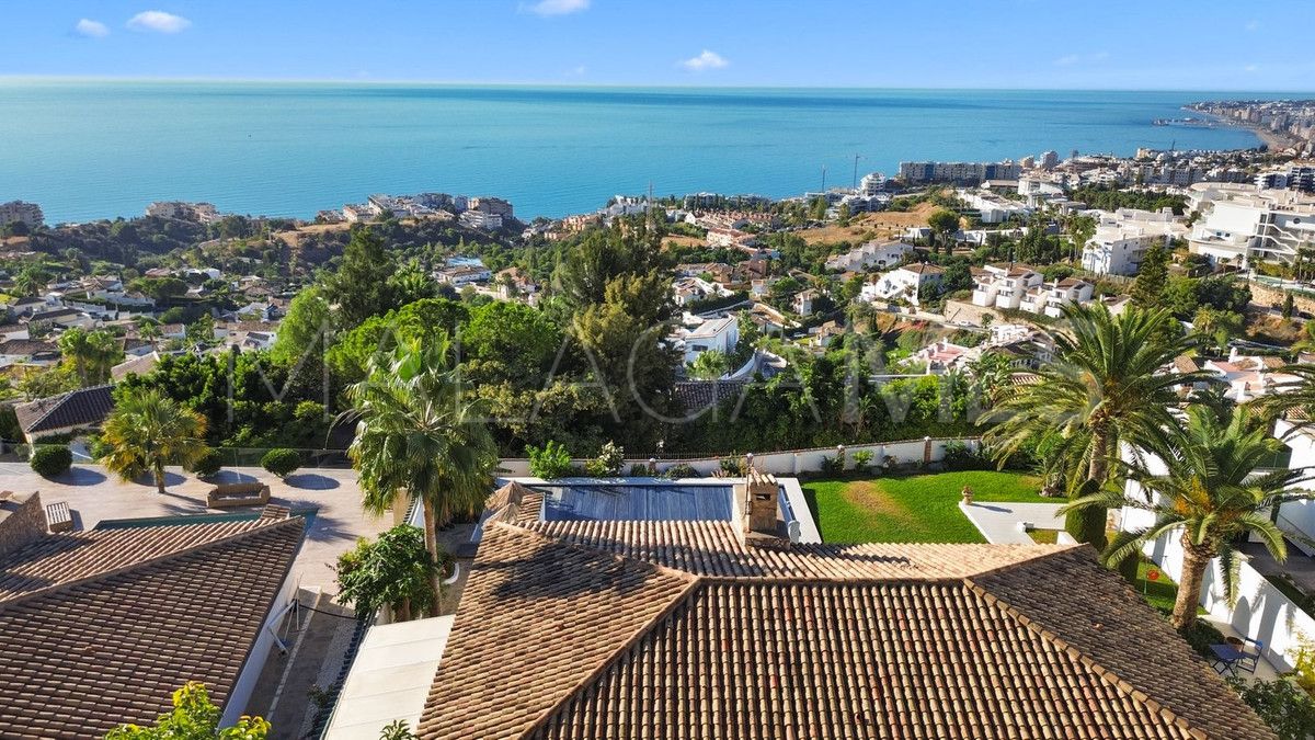 Se vende villa in Benalmadena with 5 bedrooms