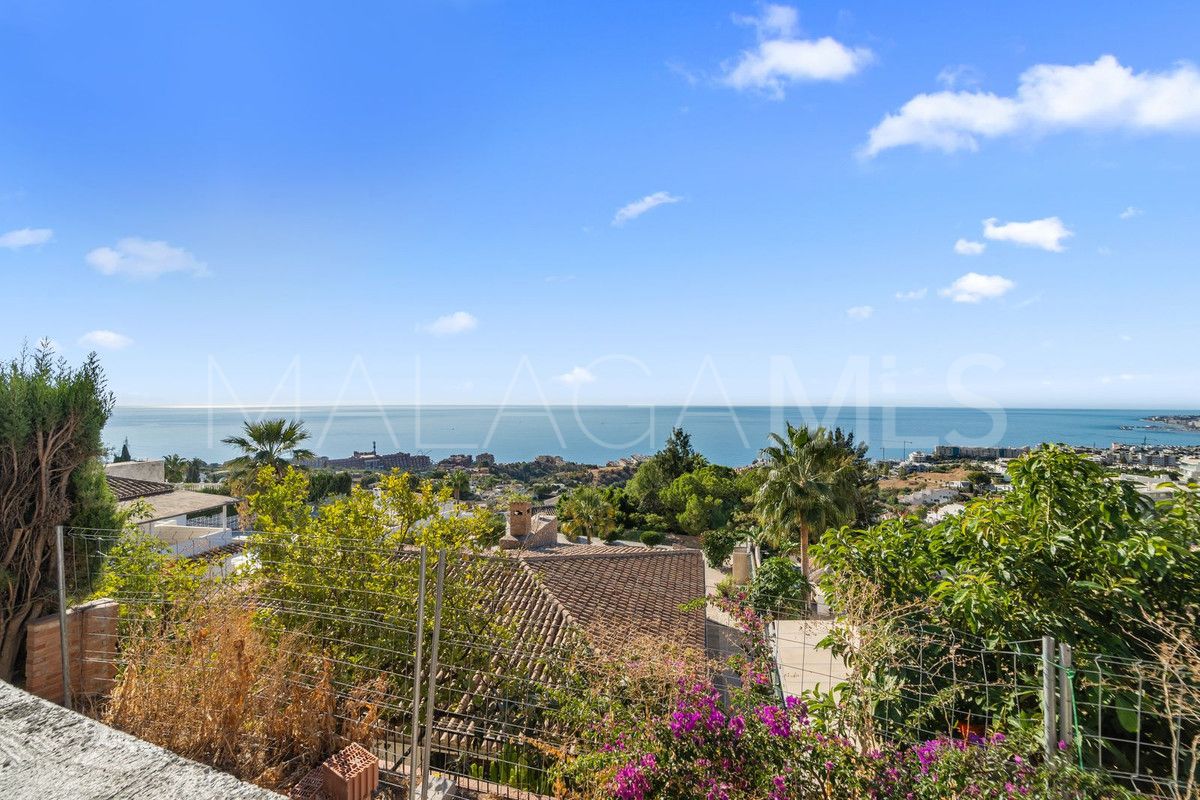 Se vende villa in Benalmadena with 5 bedrooms