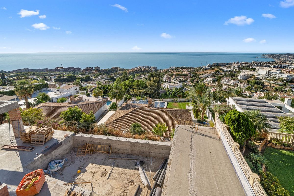 Se vende villa in Benalmadena with 5 bedrooms