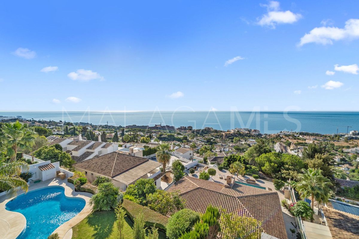 Se vende villa in Benalmadena with 5 bedrooms