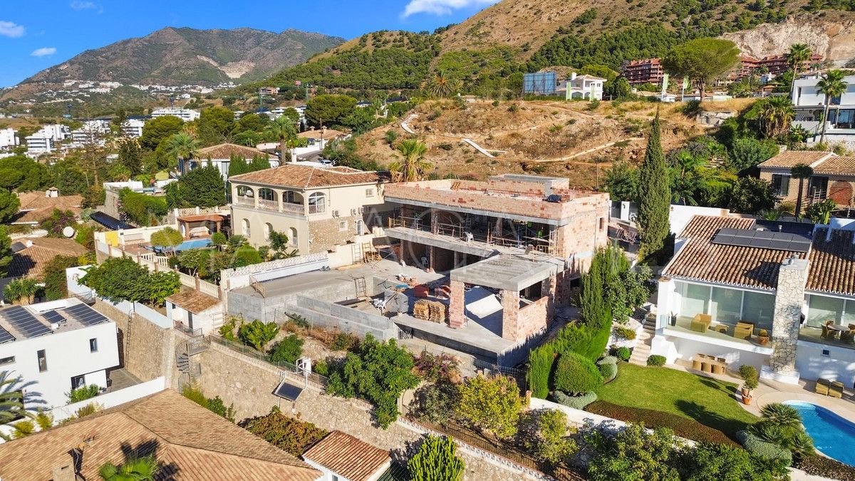 Se vende villa in Benalmadena with 5 bedrooms