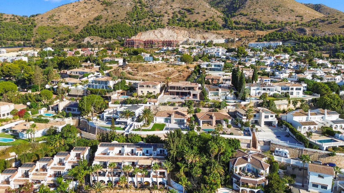 Se vende villa in Benalmadena with 5 bedrooms