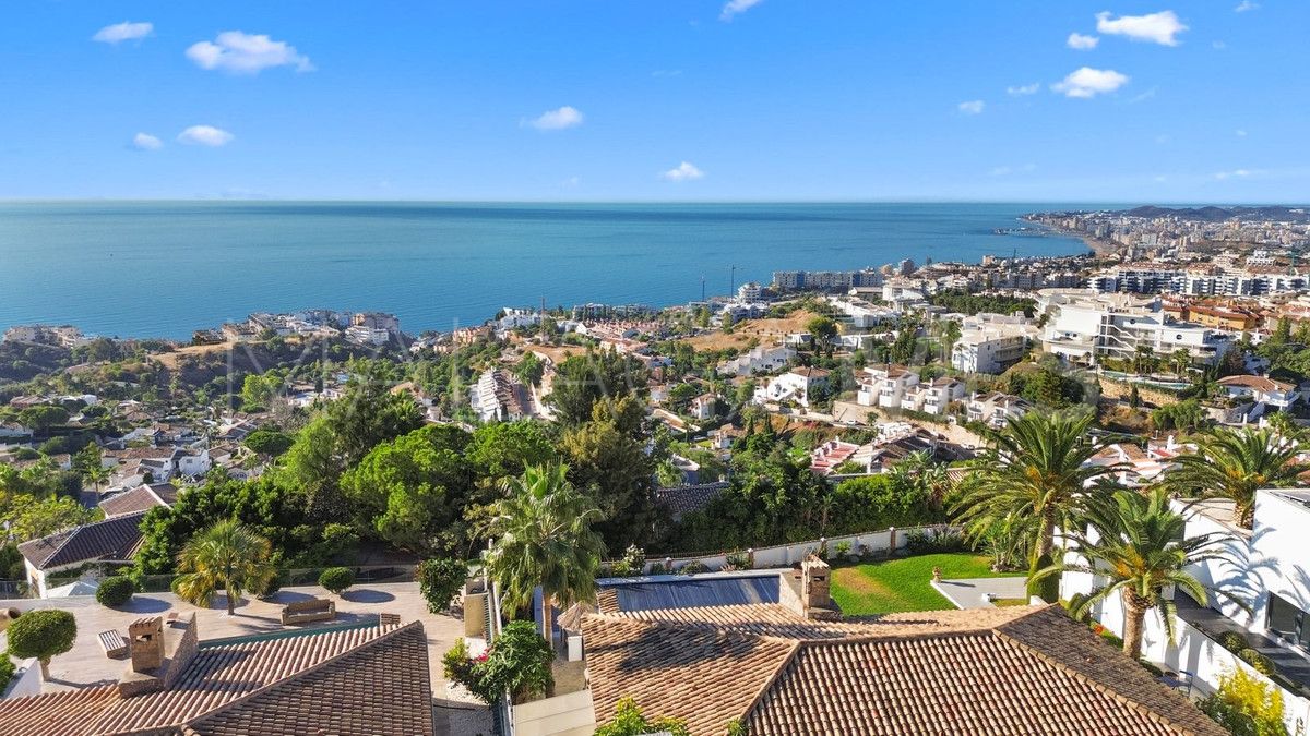 Se vende villa in Benalmadena with 5 bedrooms