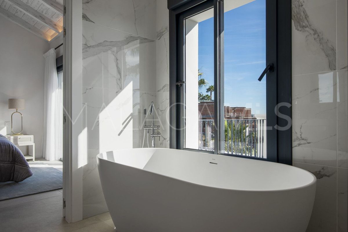 Villa a la venta with 5 bedrooms in Marbella Ciudad