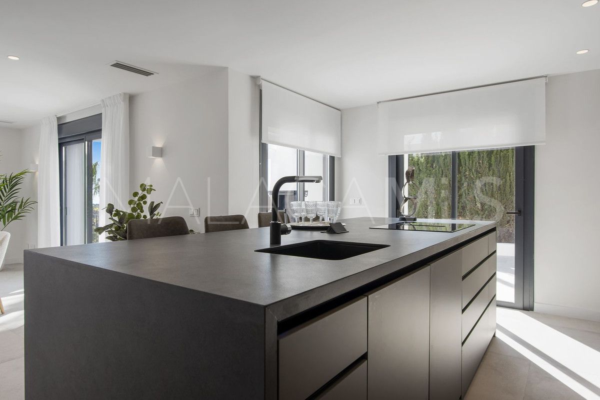 Villa a la venta with 5 bedrooms in Marbella Ciudad