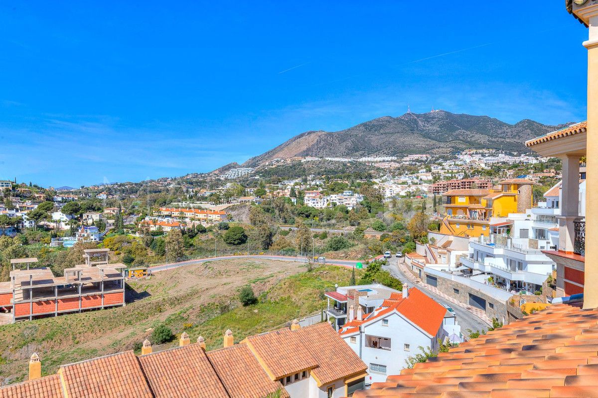 For sale villa with 8 bedrooms in Benalmadena Costa