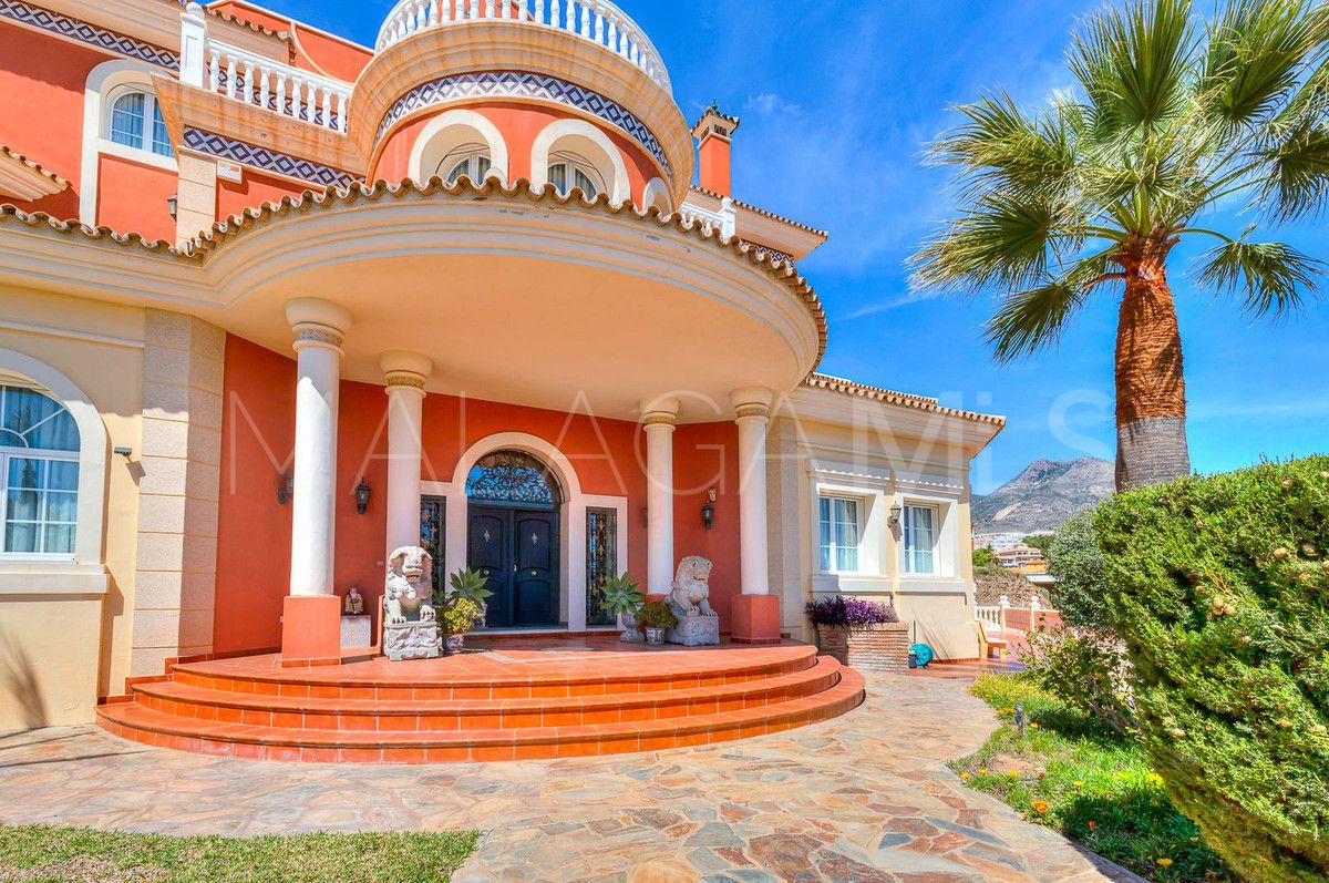 For sale villa with 8 bedrooms in Benalmadena Costa