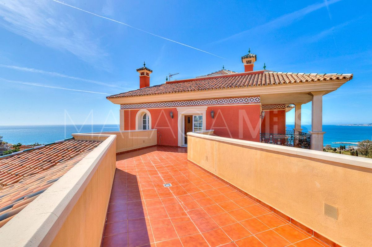 For sale villa with 8 bedrooms in Benalmadena Costa