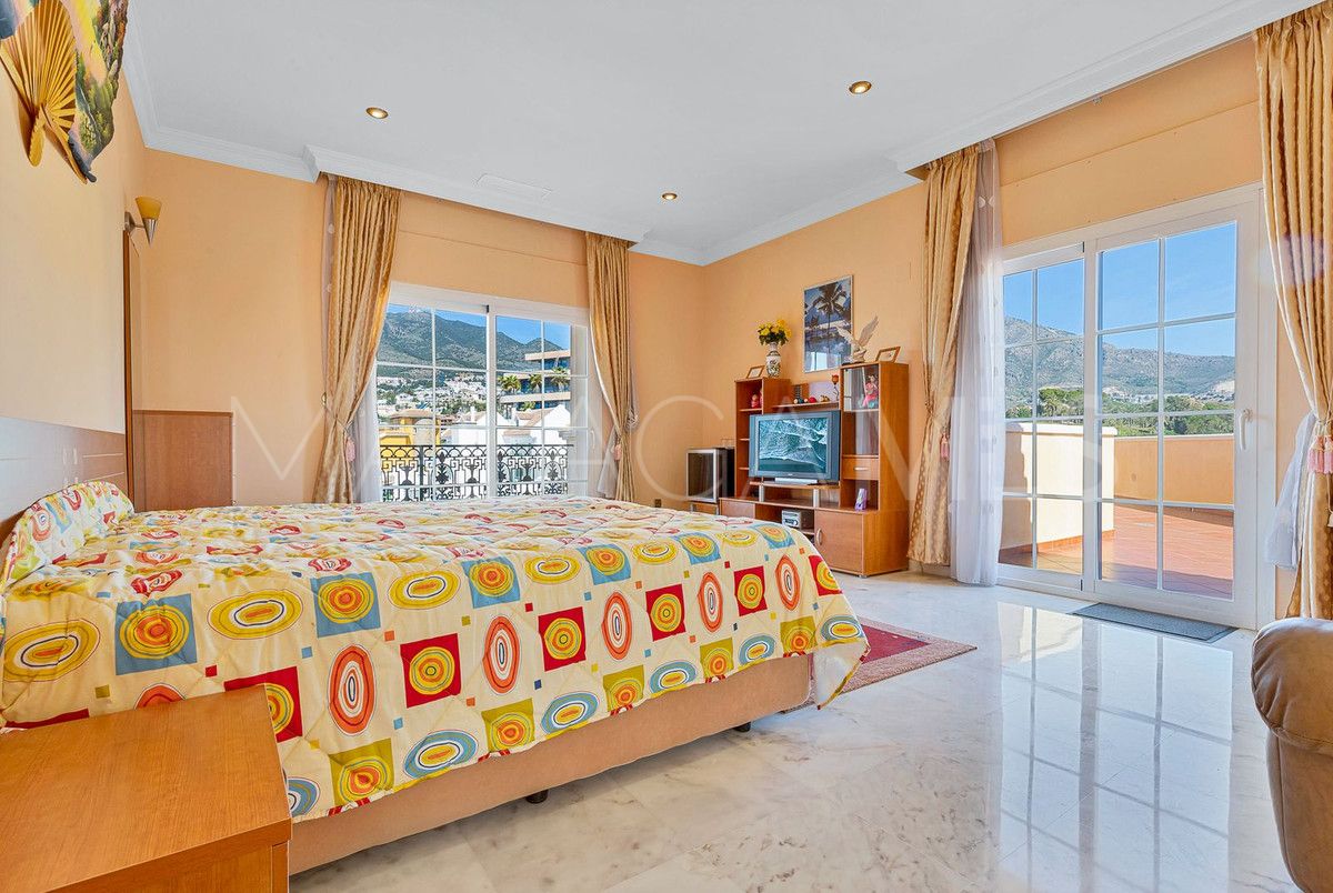 For sale villa with 8 bedrooms in Benalmadena Costa