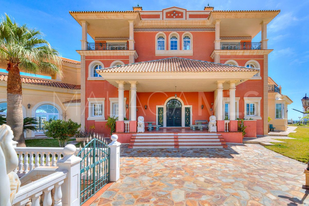 For sale villa with 8 bedrooms in Benalmadena Costa