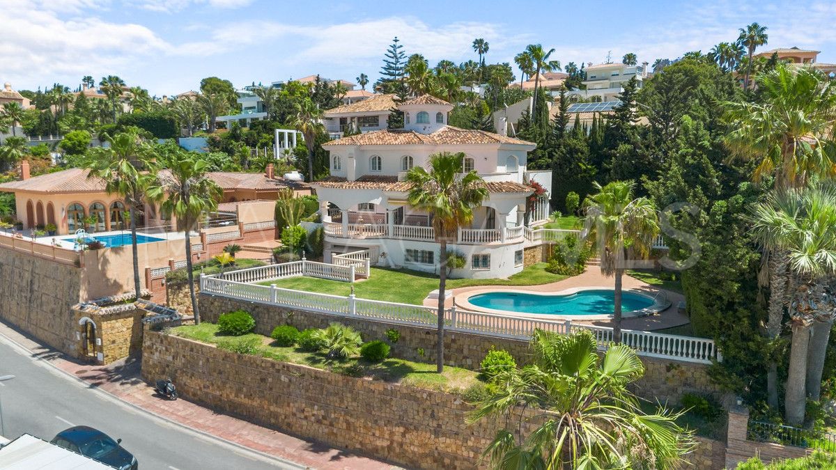 Villa for sale in Torrequebrada