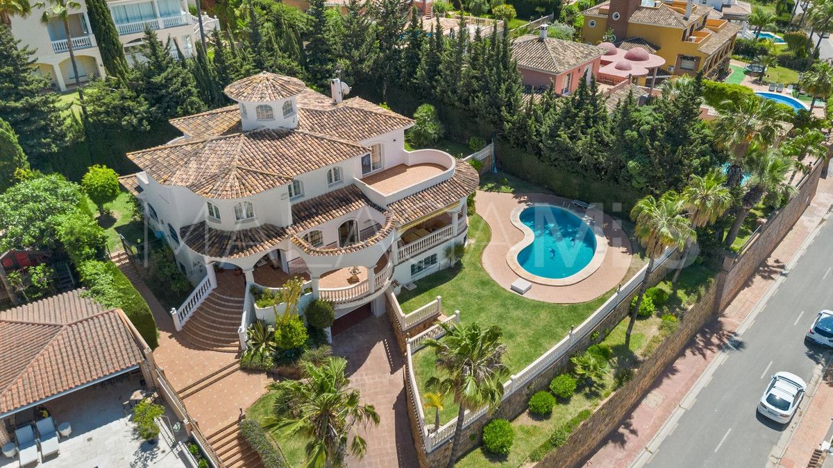 Villa for sale in Torrequebrada