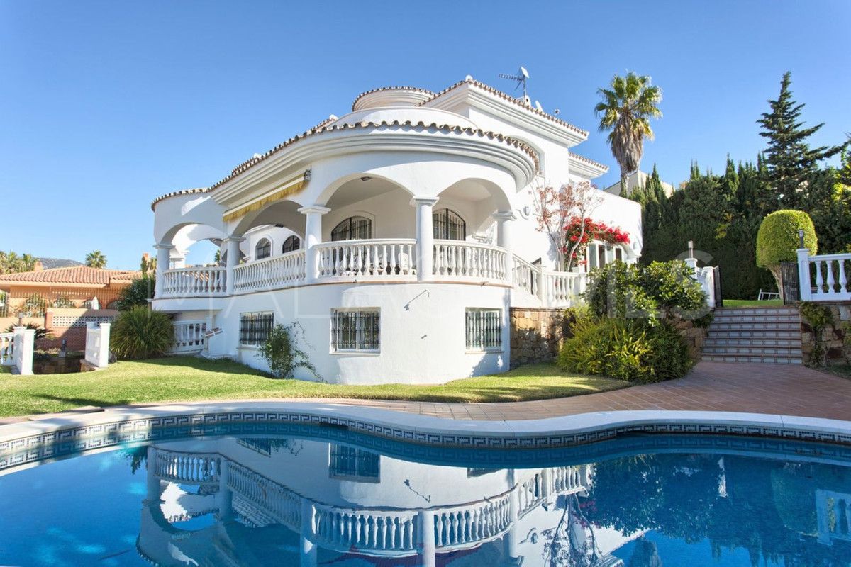 Villa for sale in Torrequebrada