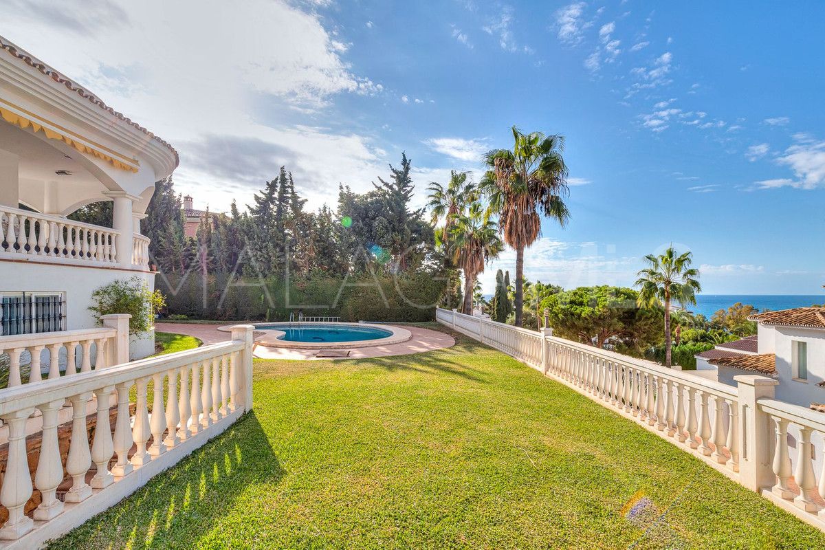 Villa for sale in Torrequebrada