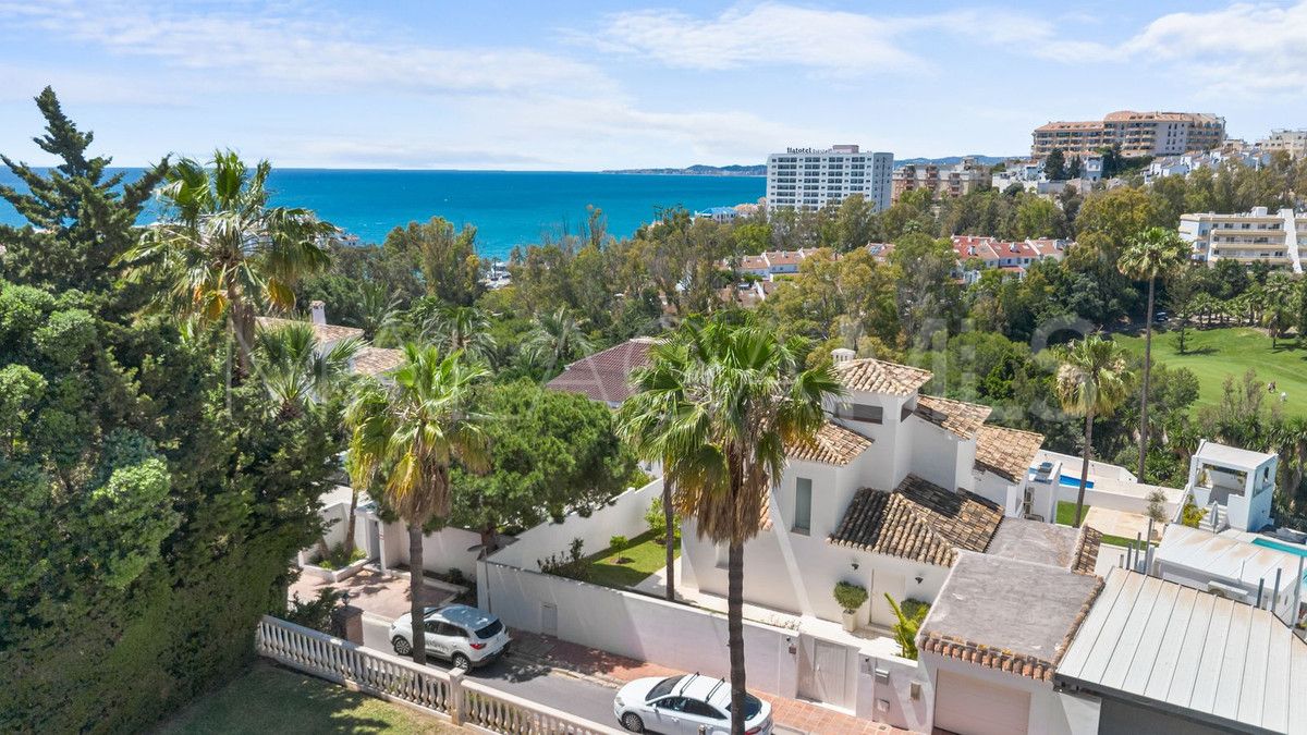 Villa for sale in Torrequebrada