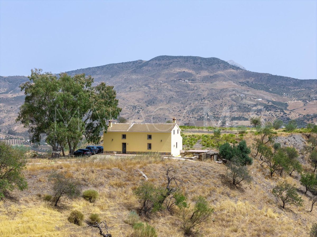 Villa for sale in Casabermeja