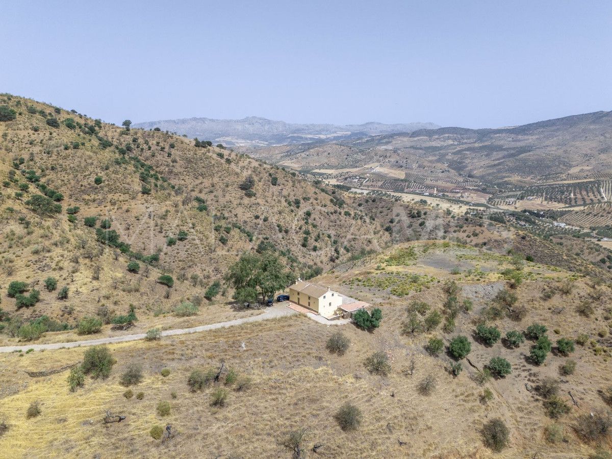 Villa for sale in Casabermeja