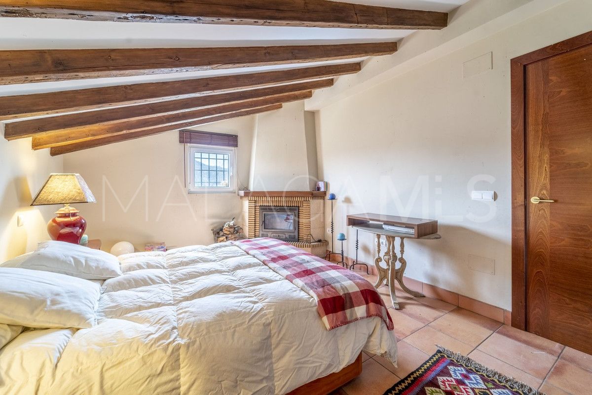 Villa for sale in Casabermeja