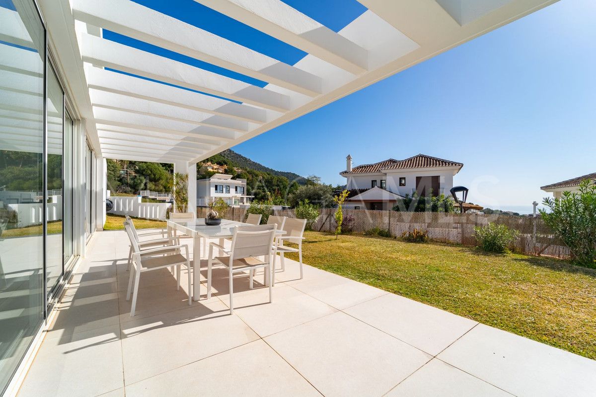 Villa for sale in Mijas