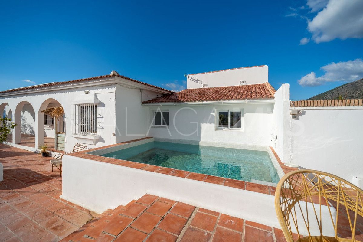 Villa for sale in Viñuela