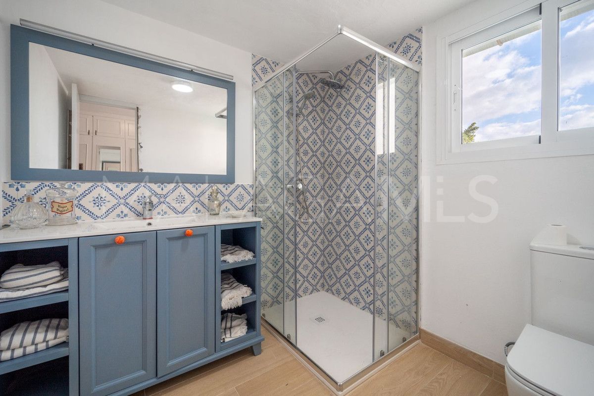 Villa for sale in Viñuela