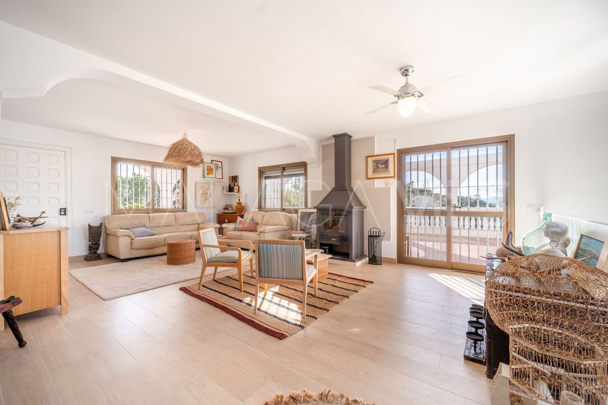 Villa for sale in Viñuela