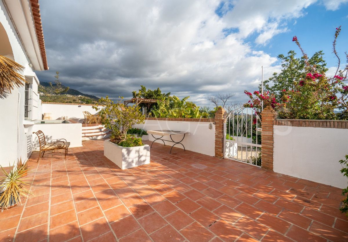 Villa for sale in Viñuela