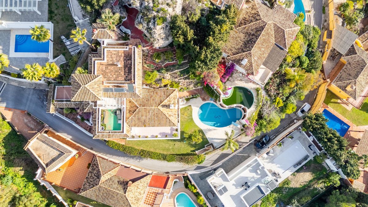 Villa for sale in Benalmadena