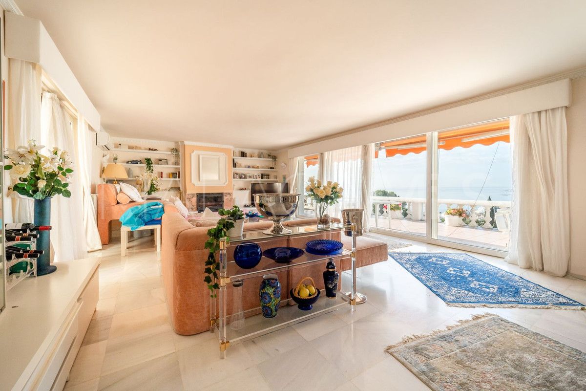 Villa for sale in Benalmadena