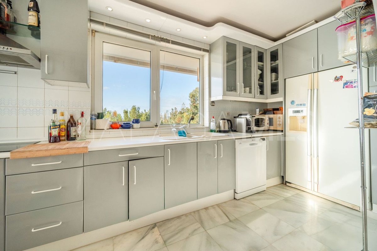 Villa for sale in Benalmadena