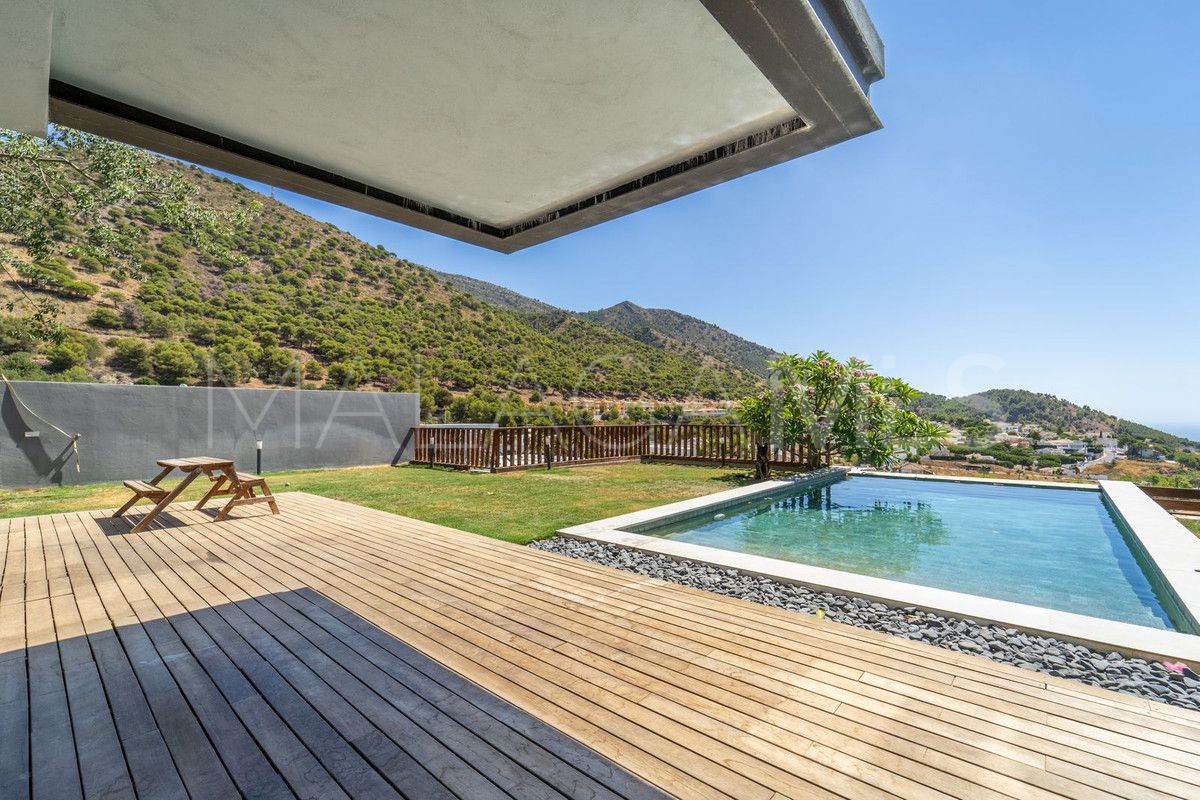 Villa for sale in Mijas