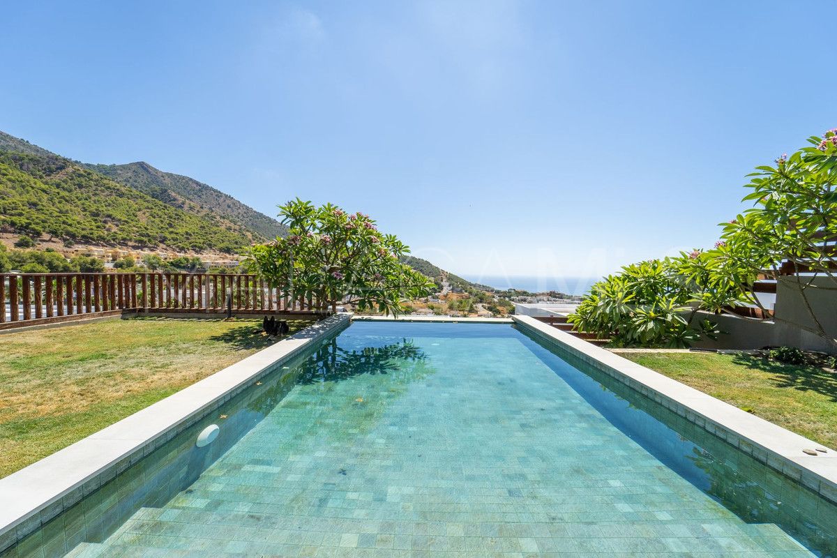 Villa for sale in Mijas