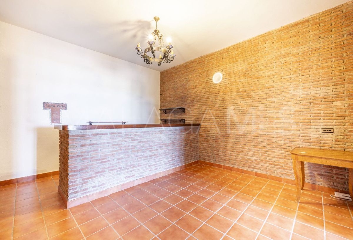 Villa for sale in Benalmadena