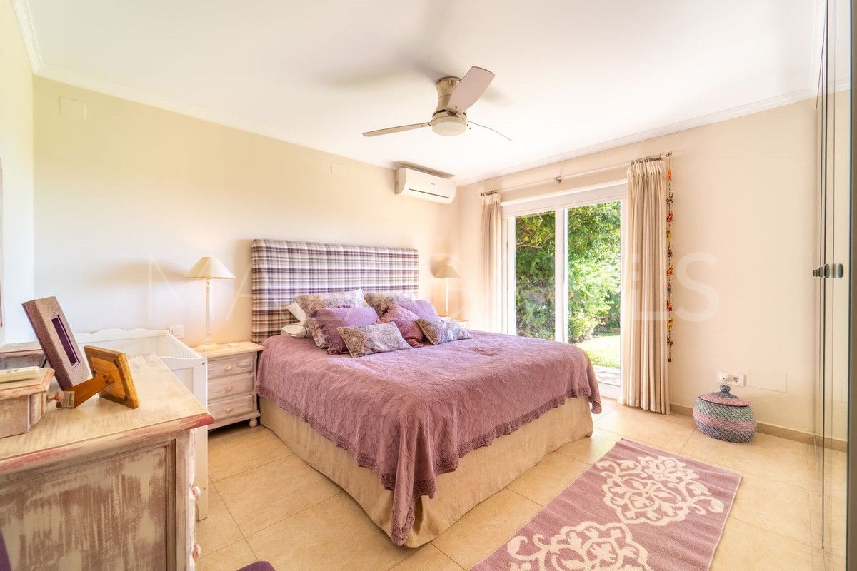 Villa for sale in Benalmadena