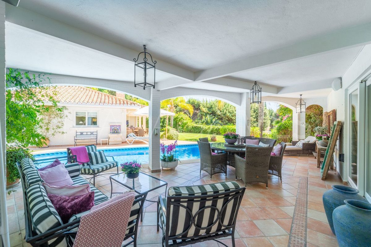 Villa for sale in Benalmadena