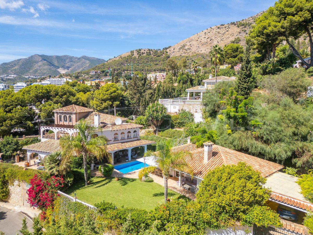 Villa for sale in Benalmadena