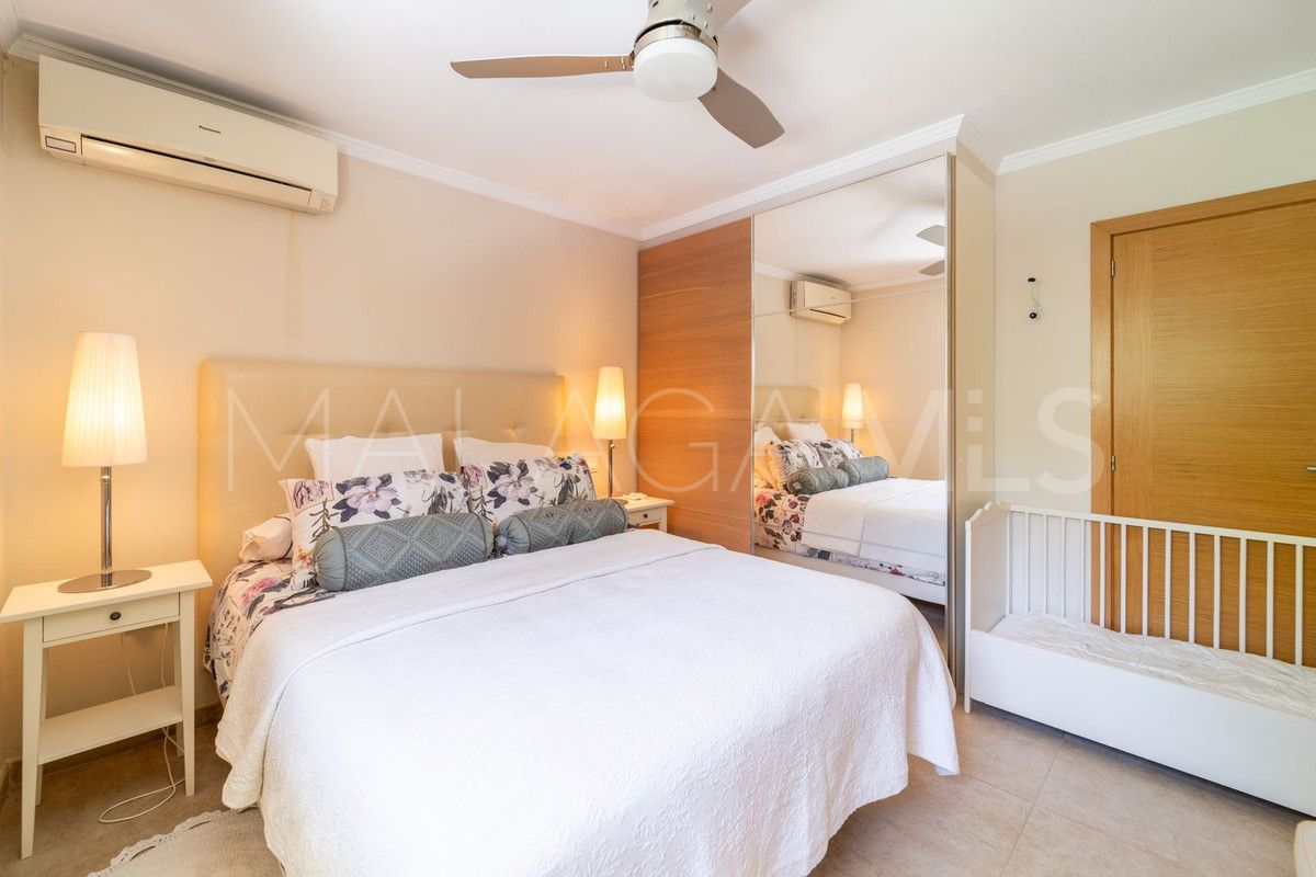 Villa for sale in Benalmadena