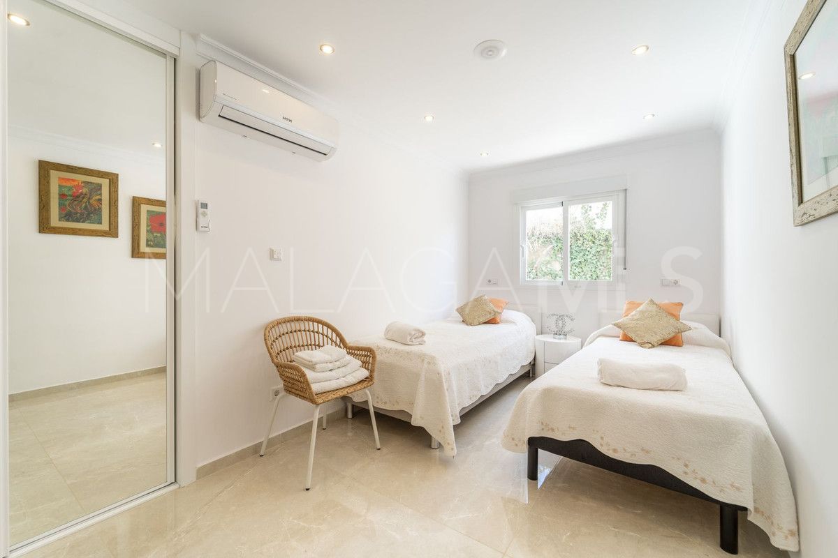 Villa for sale in Fuengirola